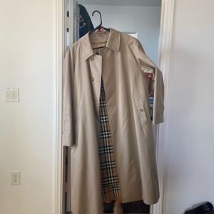 Burberry TrenchCoat